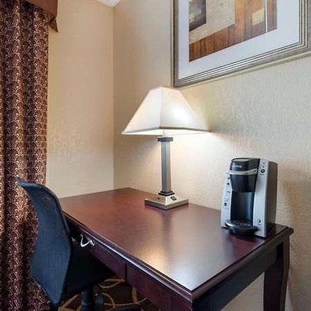 Best Western Plus Eau Claire Conference Center Екстериор снимка