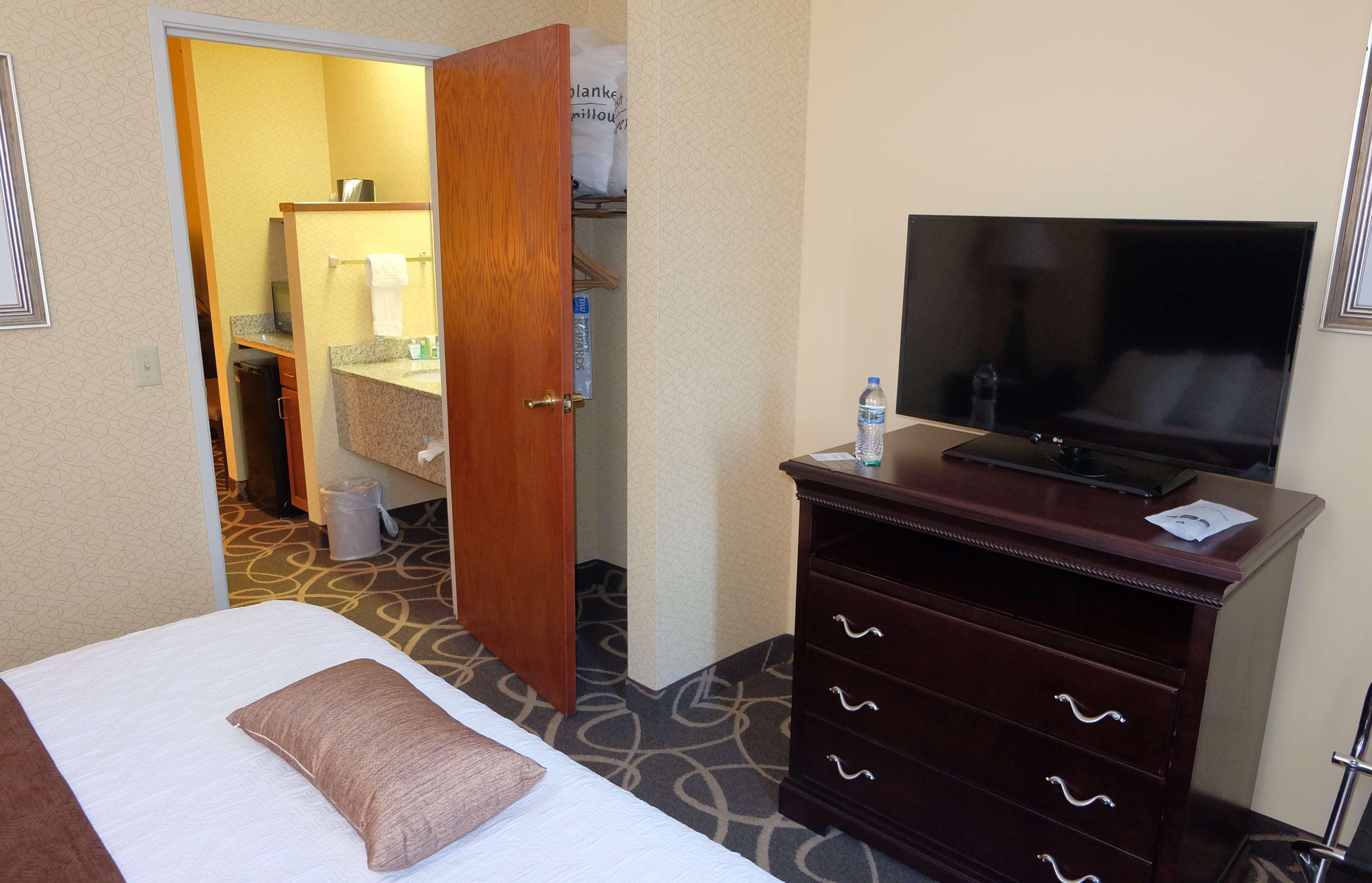 Best Western Plus Eau Claire Conference Center Екстериор снимка