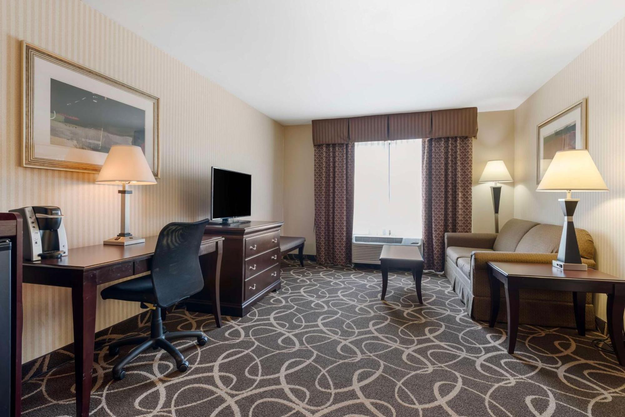 Best Western Plus Eau Claire Conference Center Екстериор снимка