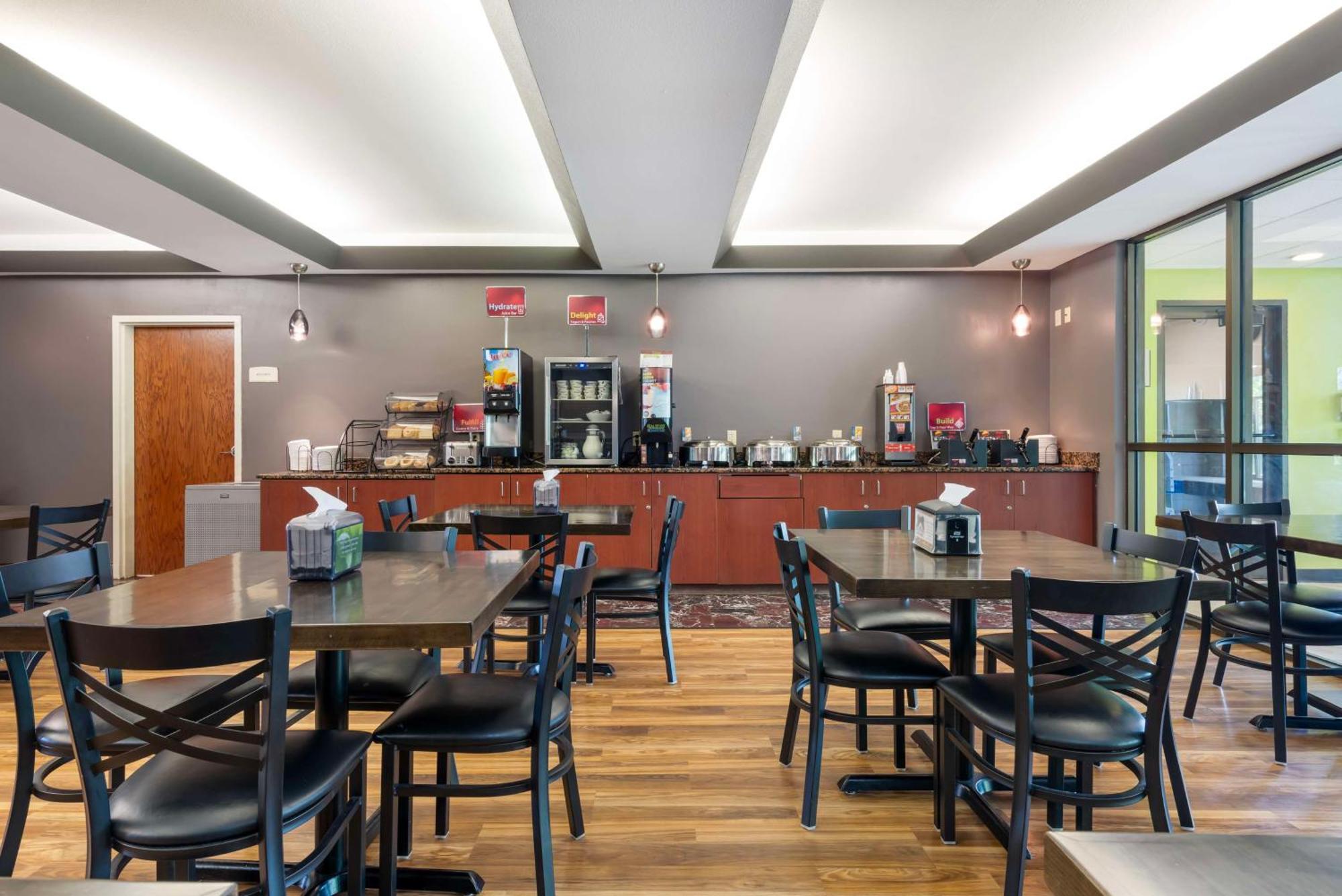 Best Western Plus Eau Claire Conference Center Екстериор снимка