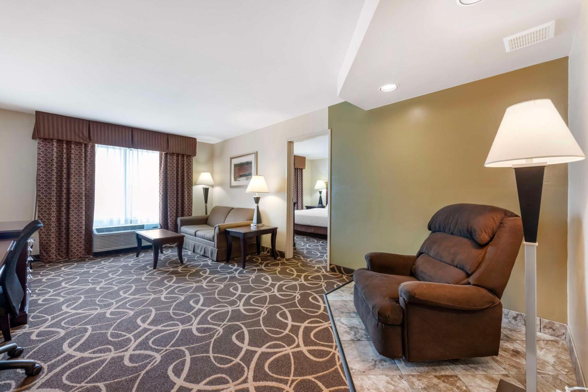Best Western Plus Eau Claire Conference Center Екстериор снимка