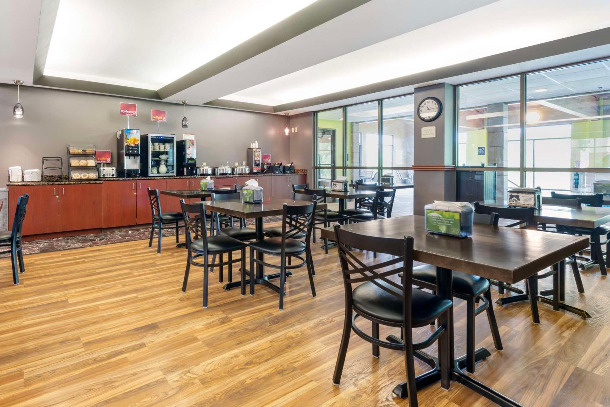 Best Western Plus Eau Claire Conference Center Екстериор снимка