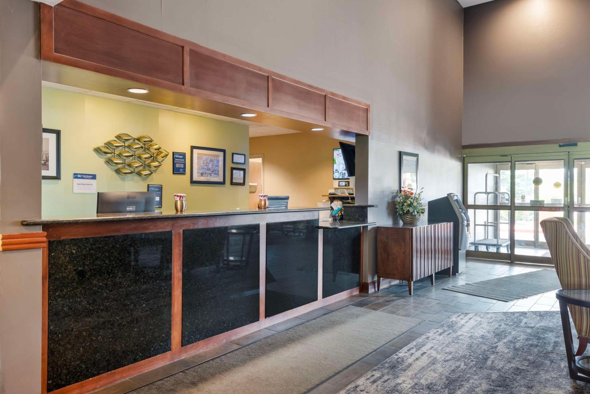 Best Western Plus Eau Claire Conference Center Екстериор снимка