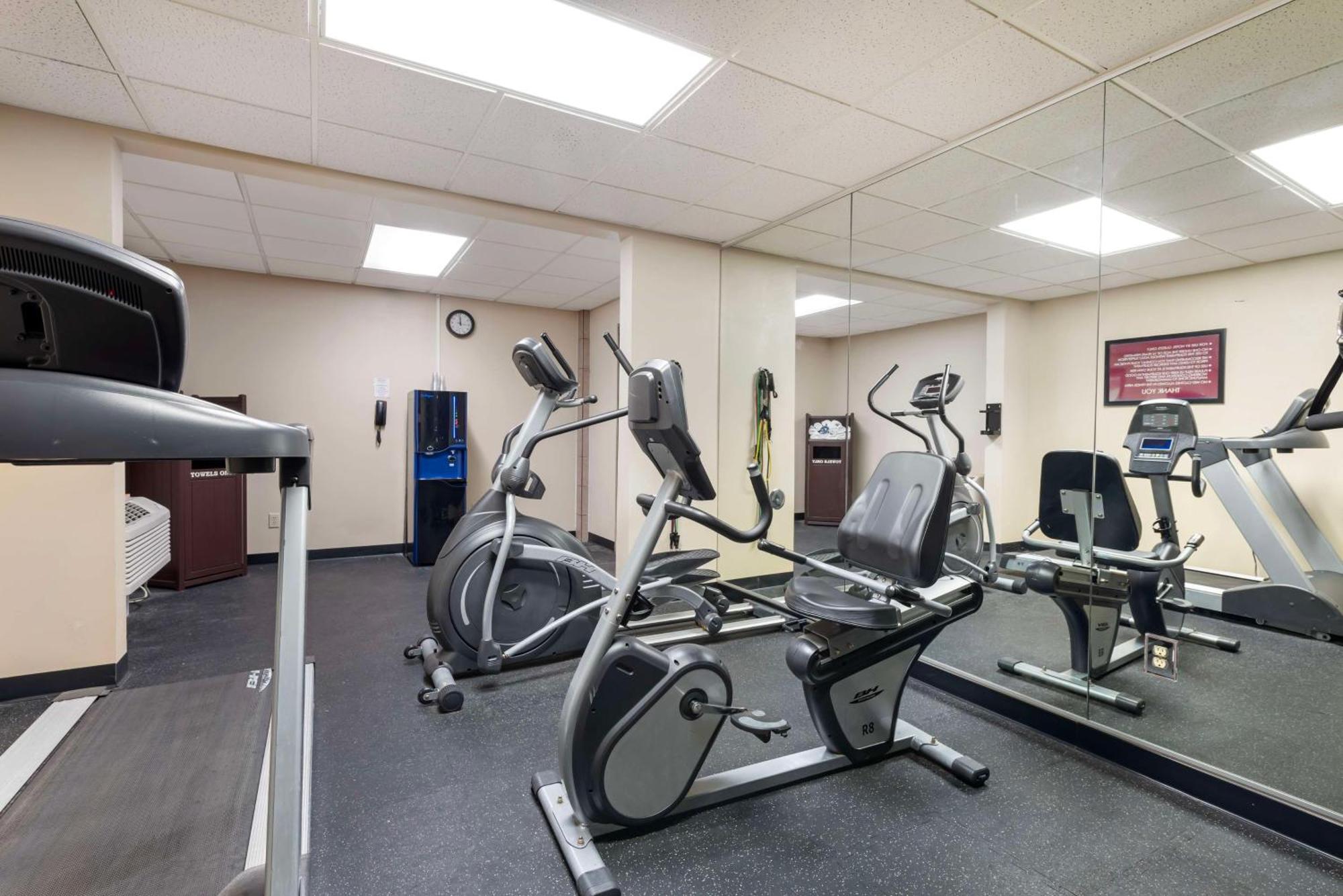 Best Western Plus Eau Claire Conference Center Екстериор снимка