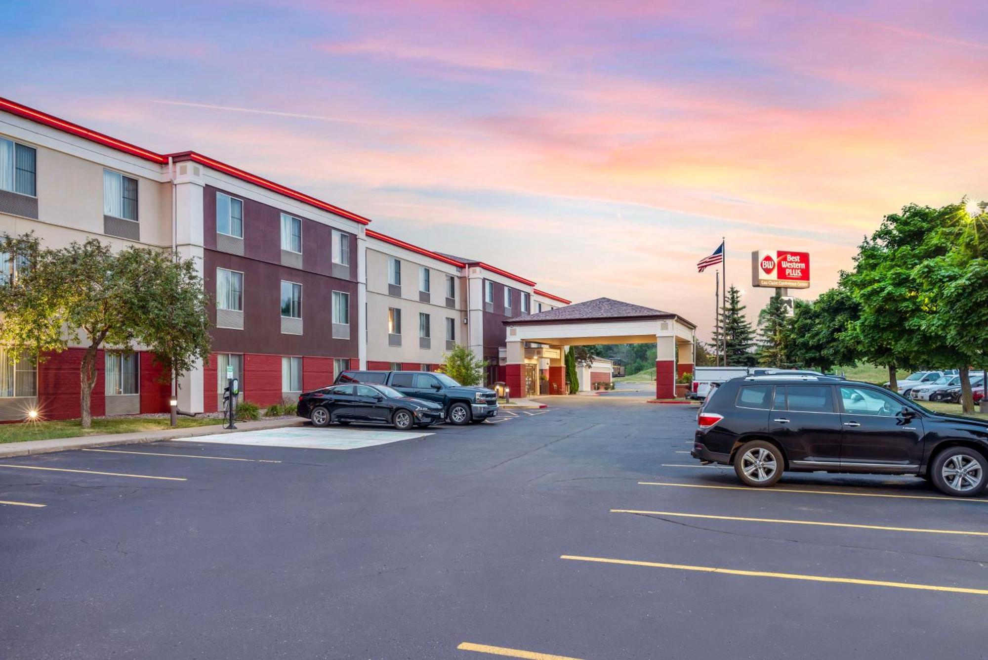 Best Western Plus Eau Claire Conference Center Екстериор снимка