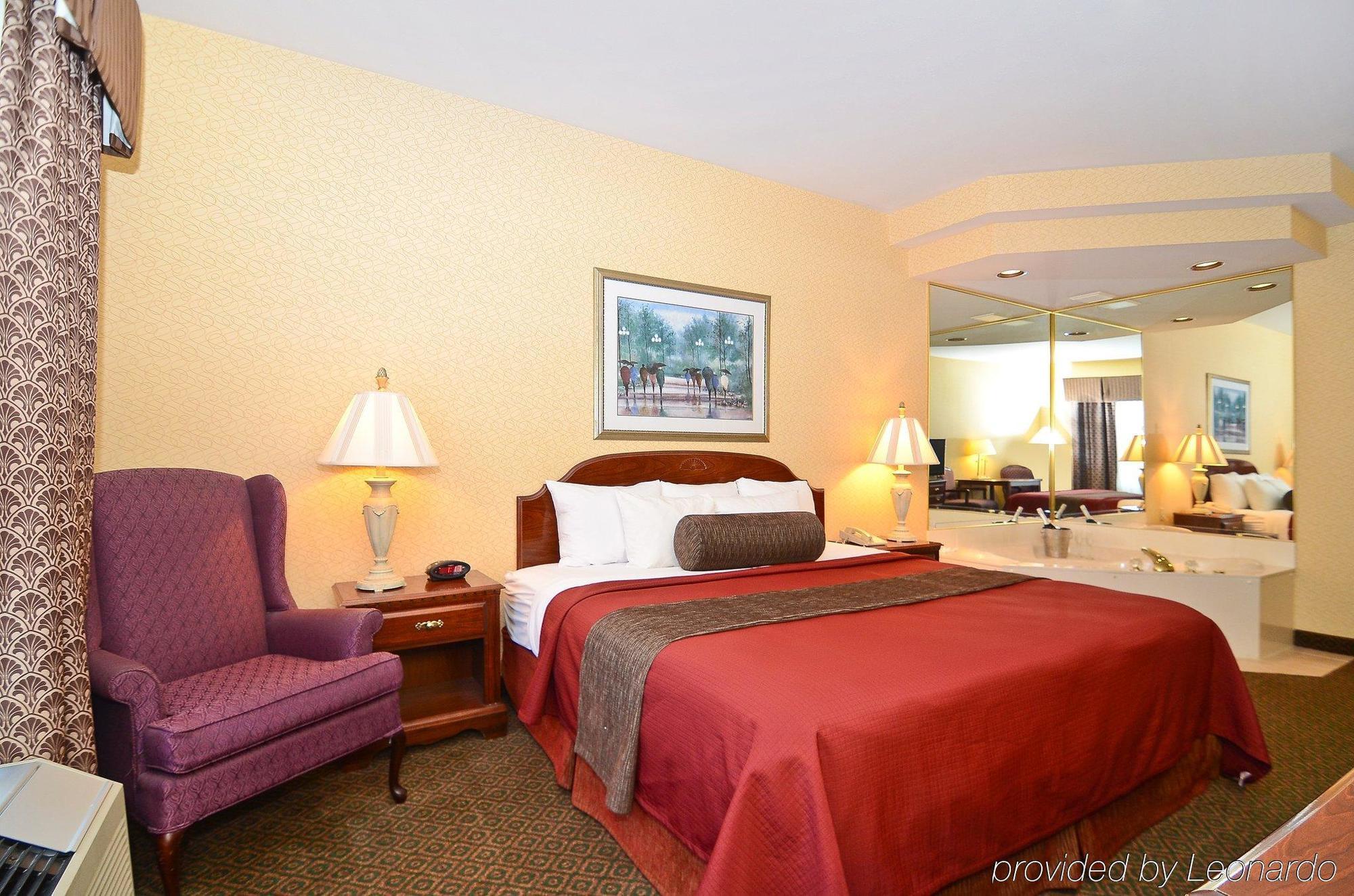 Best Western Plus Eau Claire Conference Center Стая снимка