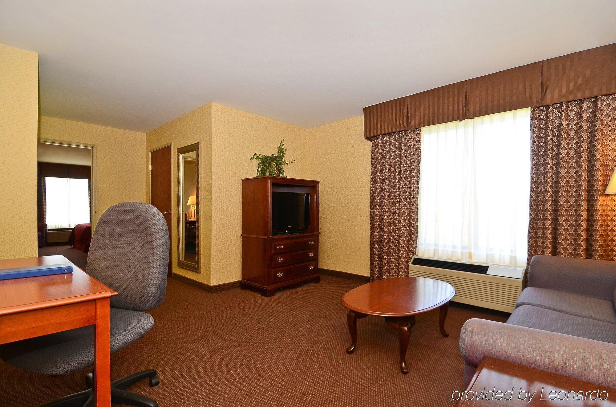 Best Western Plus Eau Claire Conference Center Стая снимка