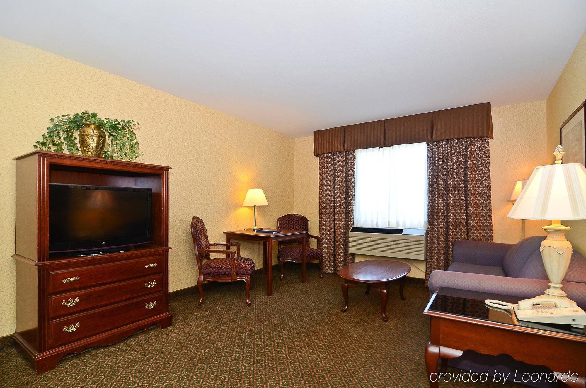 Best Western Plus Eau Claire Conference Center Стая снимка