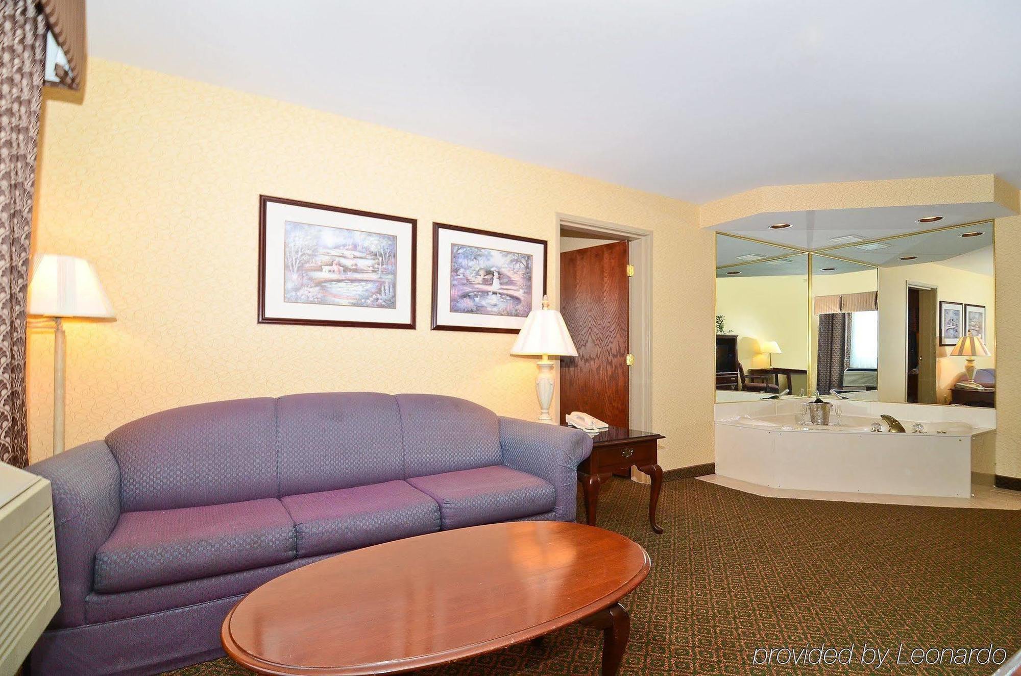 Best Western Plus Eau Claire Conference Center Стая снимка